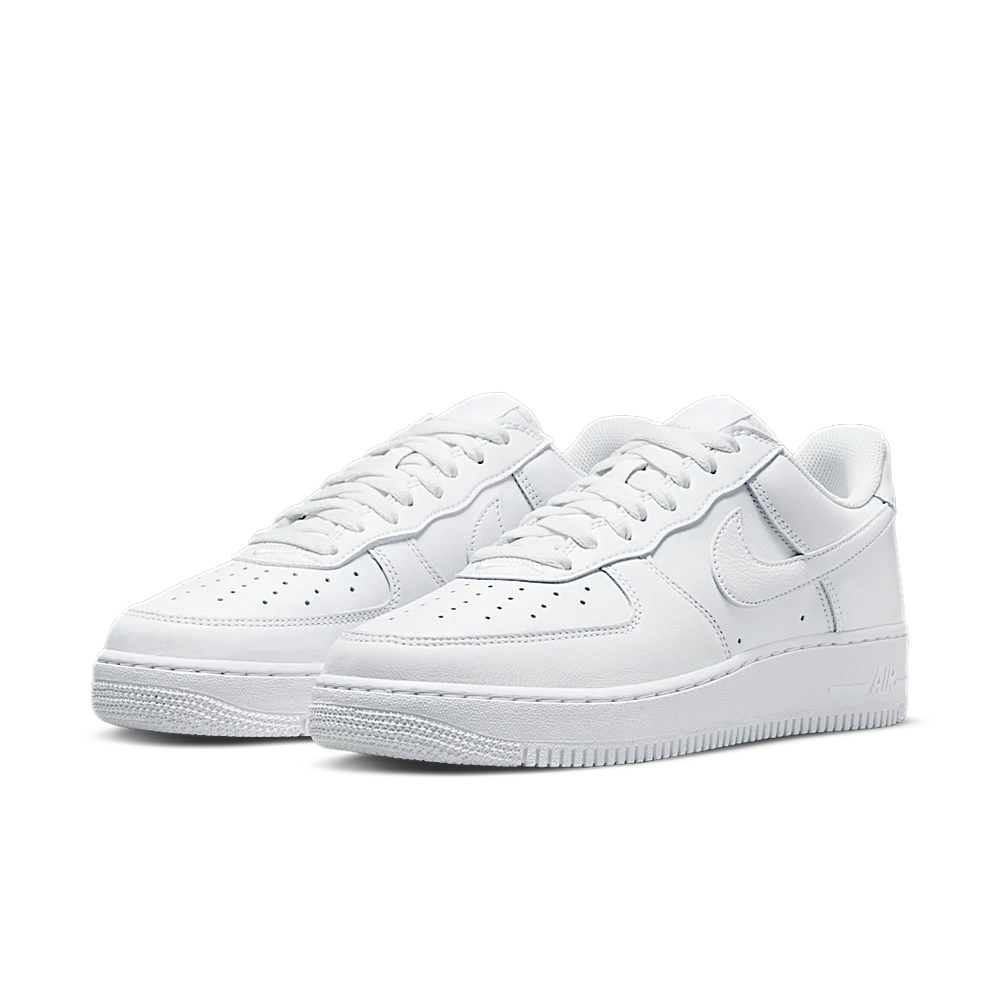 Nike Wmns Air Force 1 07 Triple White-Nike-pikastore.cz