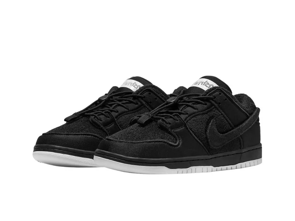 Gnarhunters x Nike Dunk Low SB Black-Nike-pikastore.cz