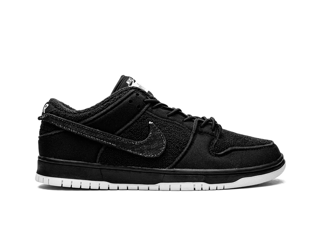 Gnarhunters x Nike Dunk Low SB Black-Nike-pikastore.cz