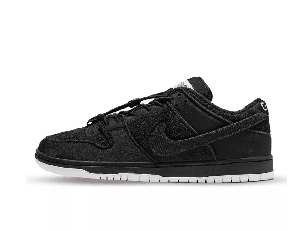 Gnarhunters x Nike Dunk Low SB Black-Nike-pikastore.cz