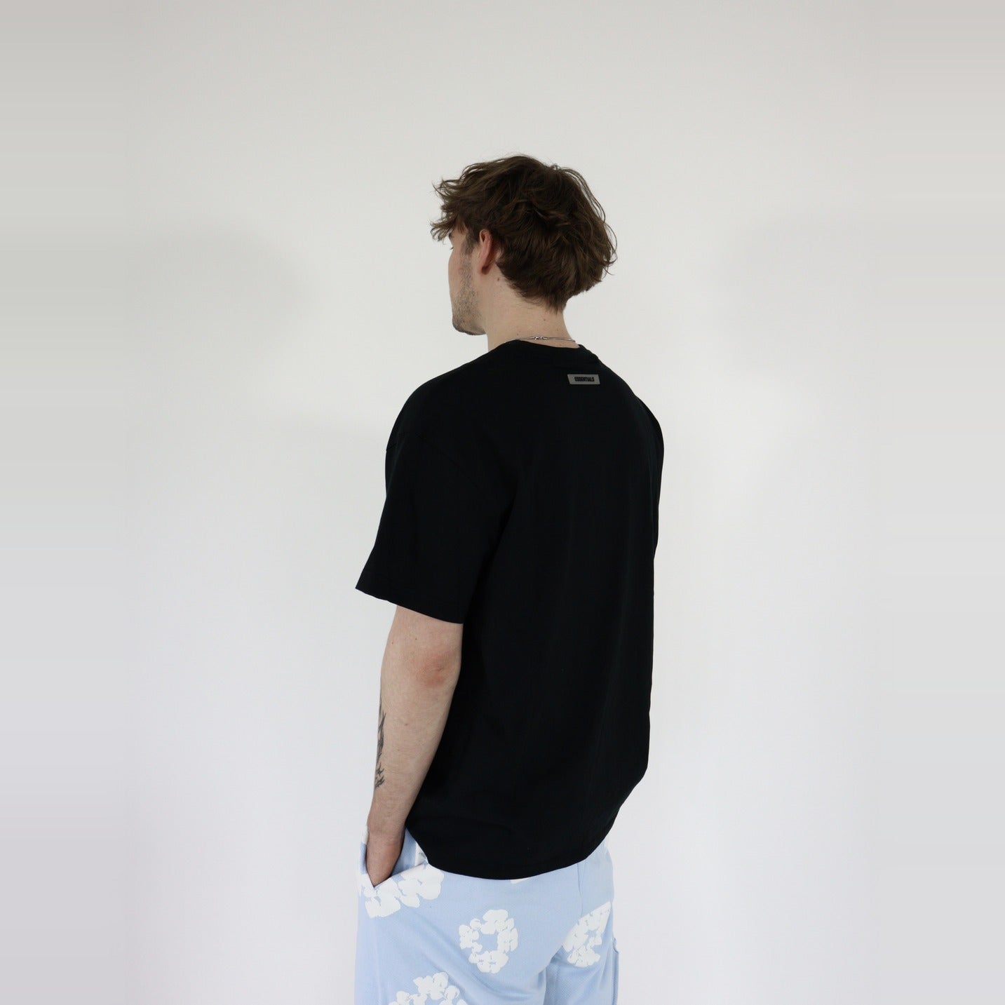 Fear of God Essentials S20 T-Shirt Black - PIKASTORE-Clothing-Fear of God-pikastore.cz