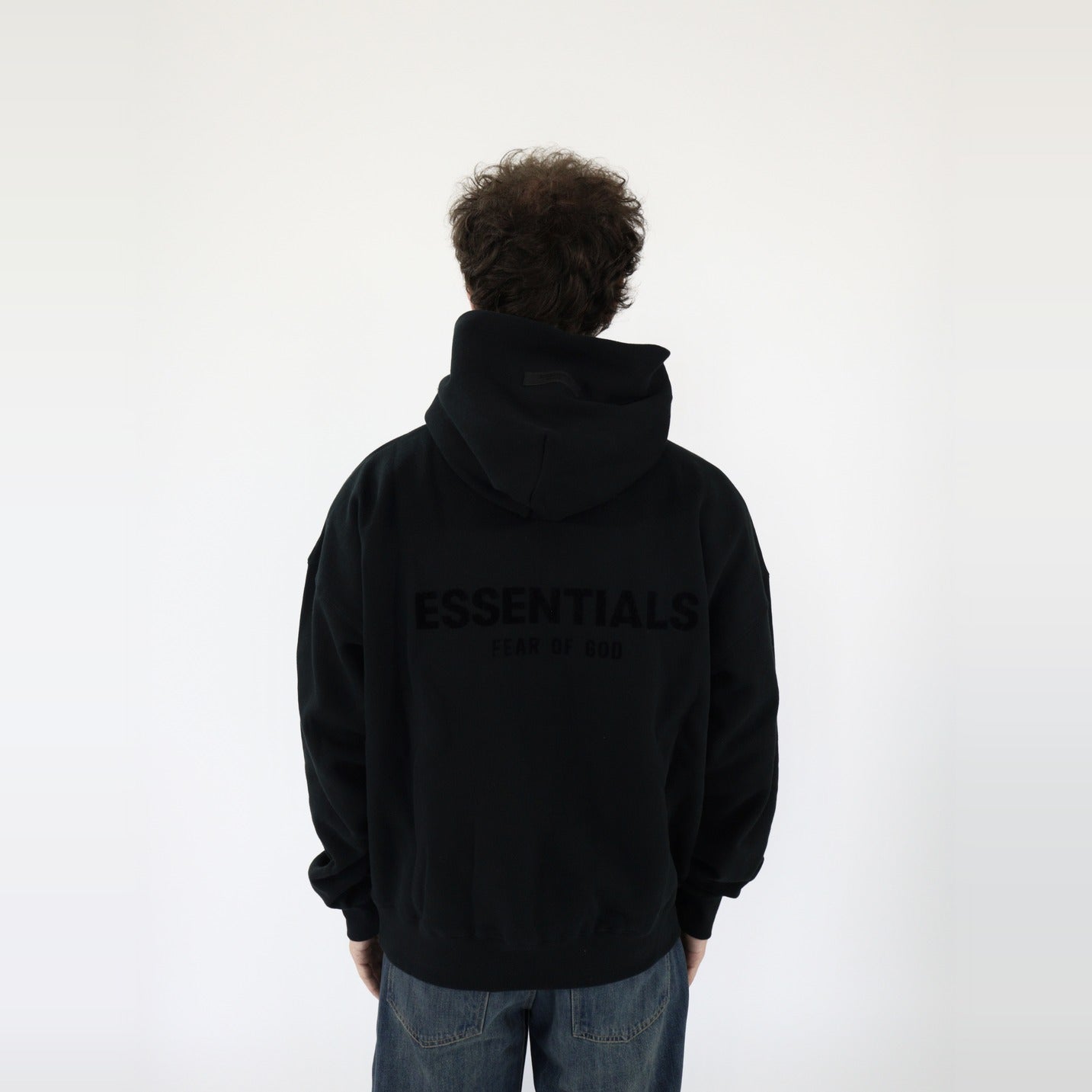 Fear of God Essentials S22 Hoodie Black - PIKASTORE-Clothing-Fear of God-pikastore.cz