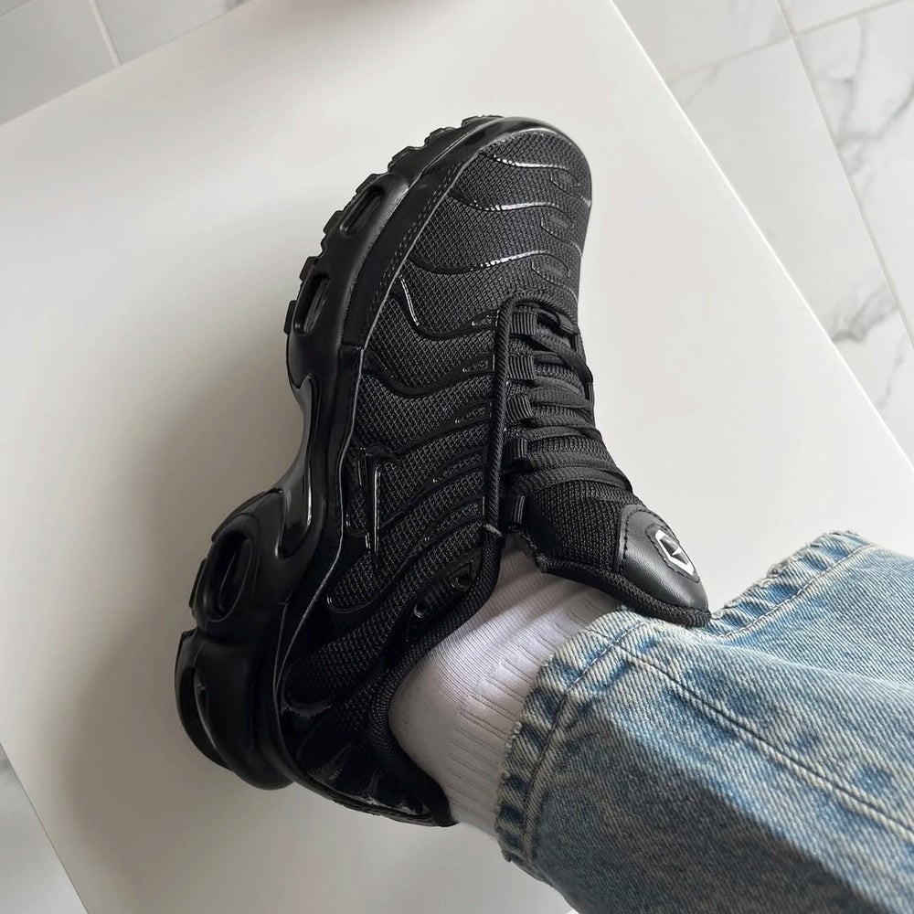 Nike Air Max Plus GS Triple Black-Nike-pikastore.cz
