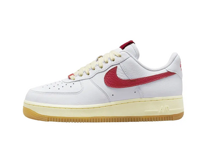 Nike Wmns Air Force 1 07 Summit White University Red