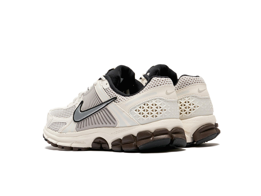 Wmns Nike Air Zoom Vomero 5 Phantom