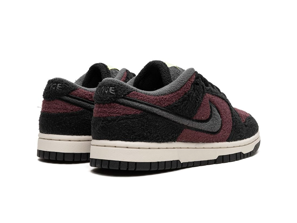 Nike Dunk Low SE Fleece Pack Burgundy Crush (Women's)