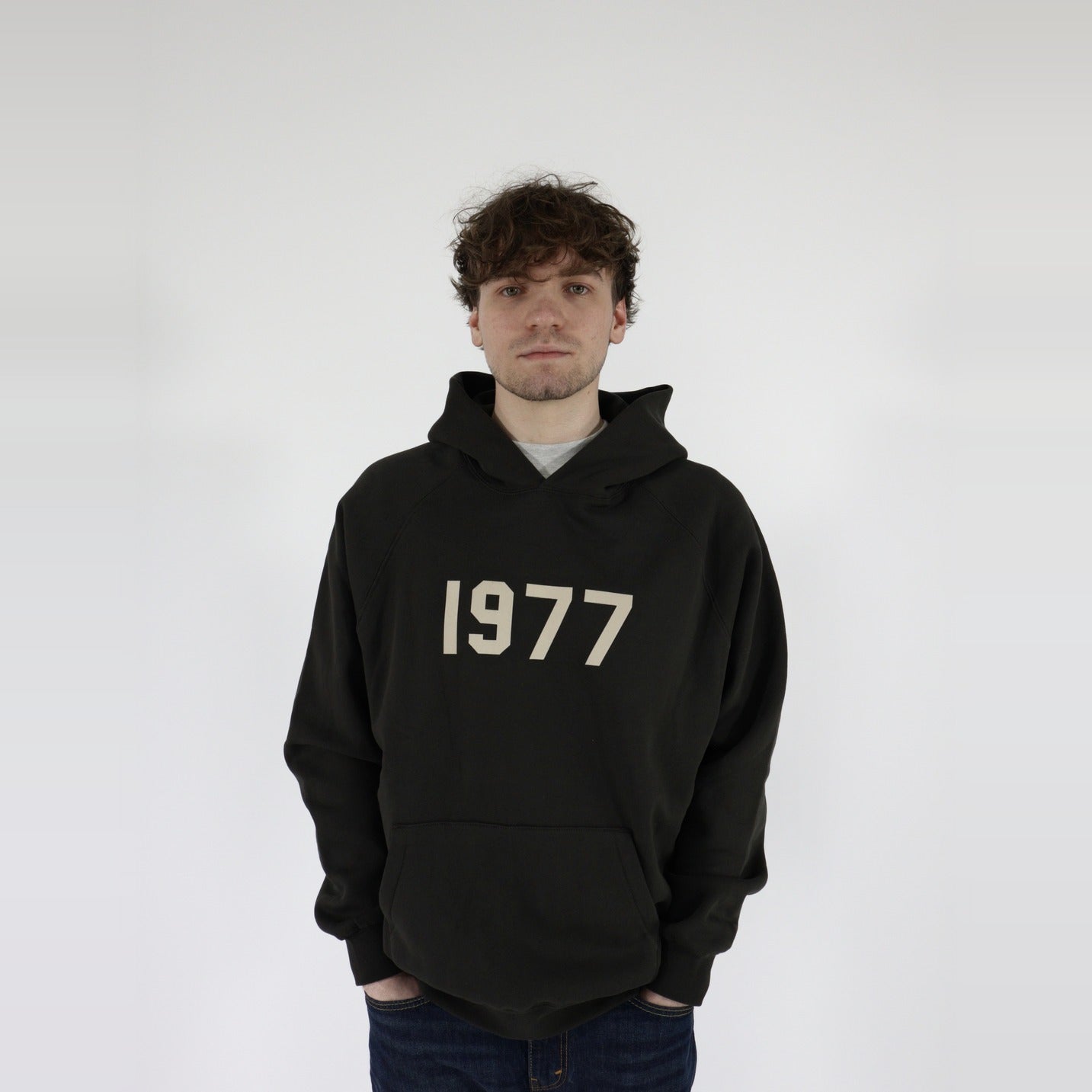Fear of God Essentials 1977 Hoodie Iron - PIKASTORE-Clothing-Fear of God-pikastore.cz