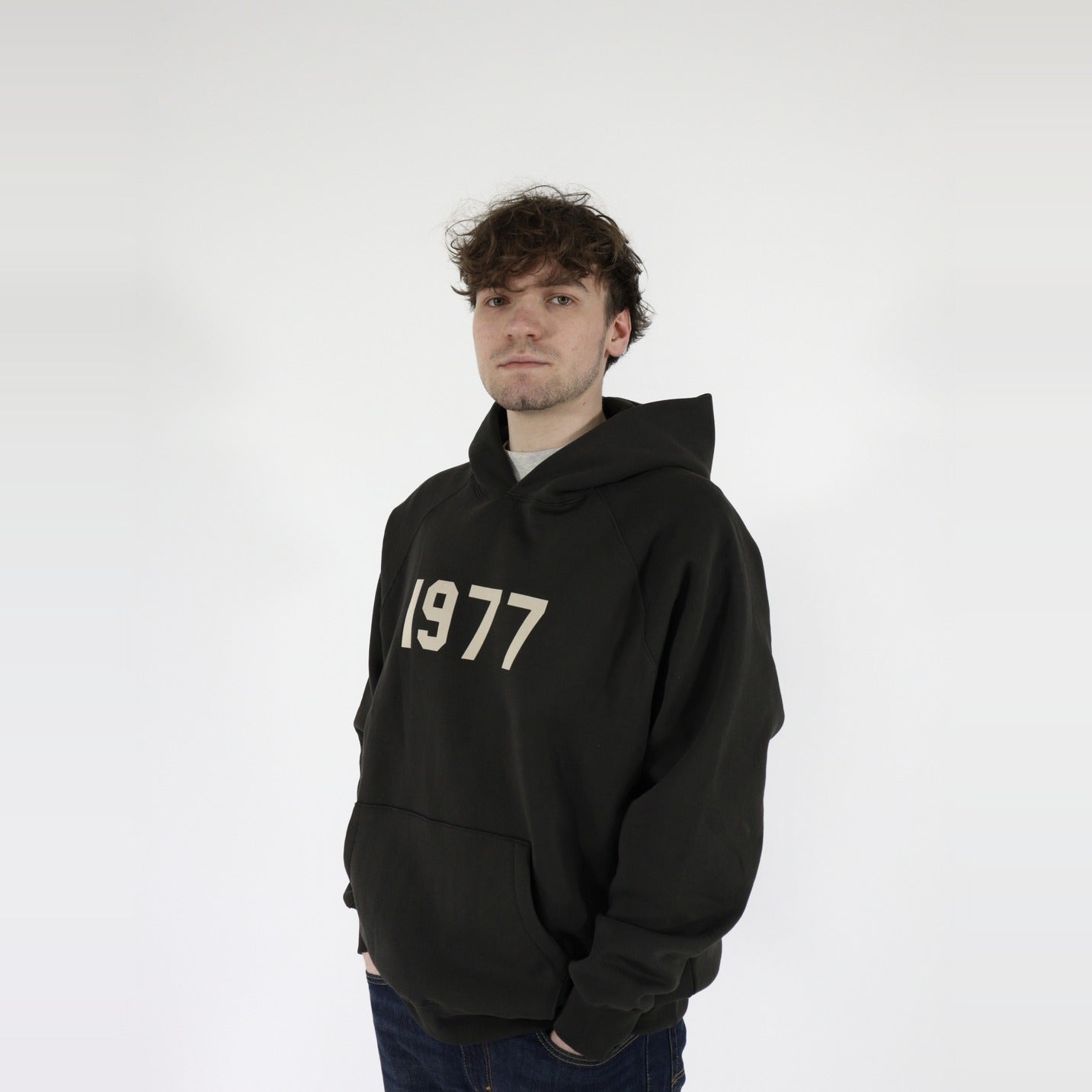 Fear of God Essentials 1977 Hoodie Iron - PIKASTORE-Clothing-Fear of God-pikastore.cz
