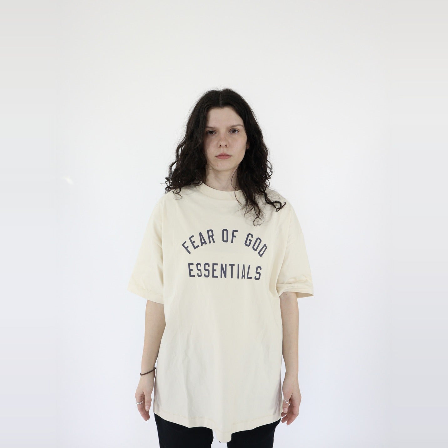 Fear of God Essentials Jersey Crewneck S24 T-Shirt Shell - PIKASTORE-Clothing-Fear of God-pikastore.cz