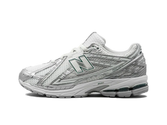 New Balance 1906R Silver Metallic Cream