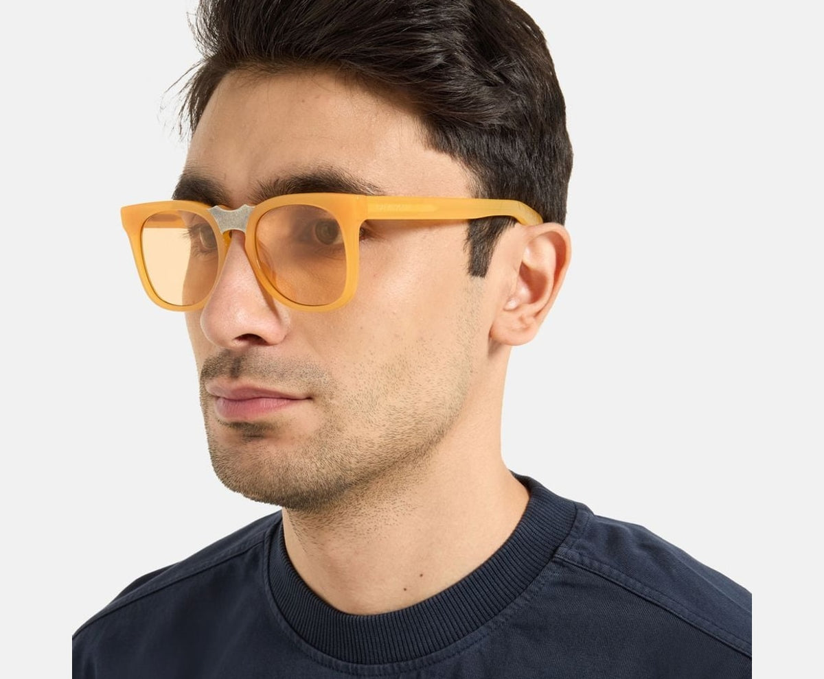 Calvin Klein Sunglasses Light Orange – okulary – zdjęcie 4 z 4