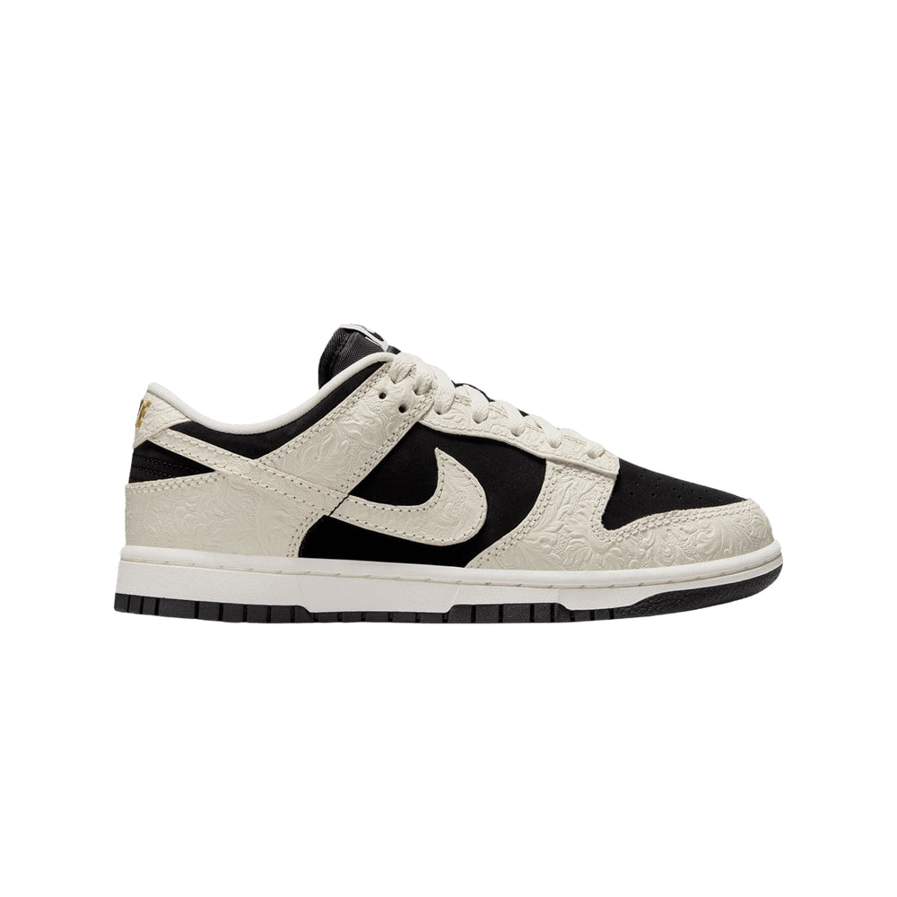 Nike Wmns Dunk Low Embossed Black Sail – tenisky, bílá